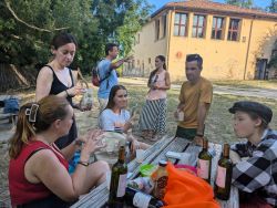 Passeggiata in collina con studenti di Cultura Italiana Bologna