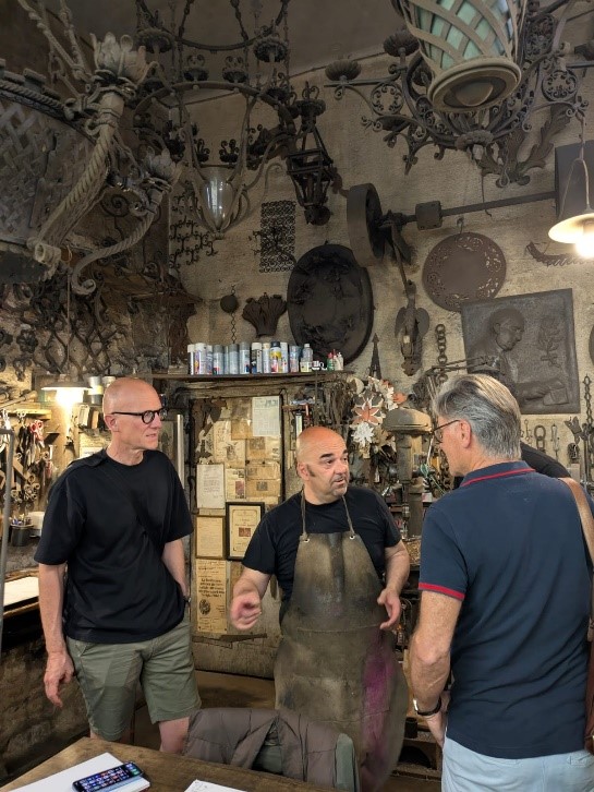 cultura italiana bologna, attività dopo le lezioni - visita al fabbro 5