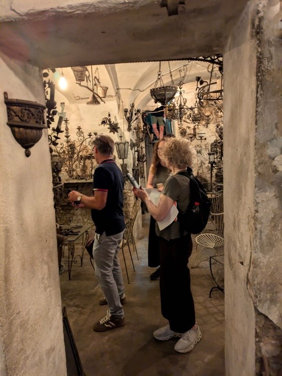 cultura italiana bologna, attività dopo le lezioni - visita al fabbro 7