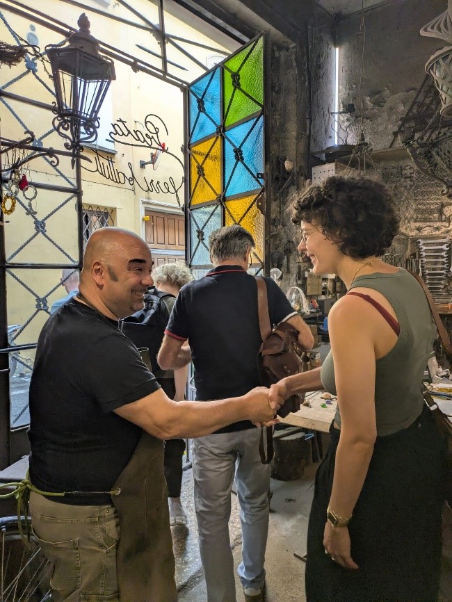 cultura italiana bologna, attività dopo le lezioni - visita al fabbro