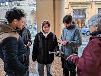 studenti cultura itlaliana bologna in centro a bologna