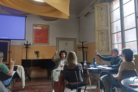 cultura italiana bologna teacher marco cannone in classroom with students
